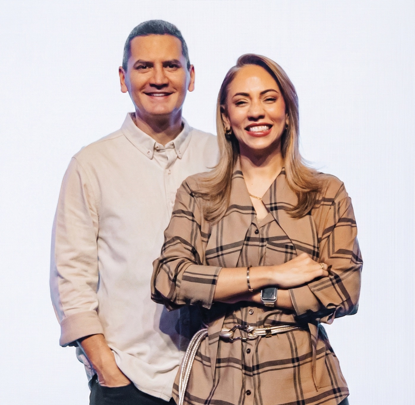 Pastores Bernardo Gómez y Ana Milena Castillo de Iglesia Manantial de Dios